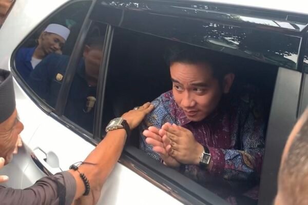 Usulan Copot Gibran Tidak Urgen