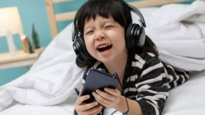 Anak Dengar Lagu Dewasa Ini 6 Cara Mengatasinya