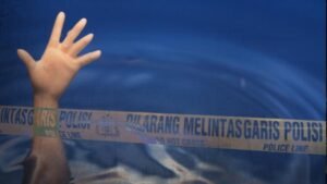 Balita di Bogor Terpeleset ke Saluran Air Saat Mandi Hujan