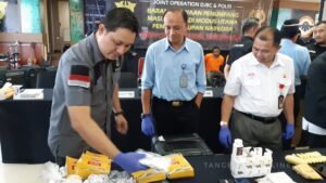 Modus Pebasket AS Selundupkan Ganja dalam Vitamin