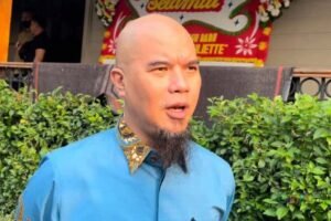 Rayen Pono Tantang Laporkan Ahmad Dhani
