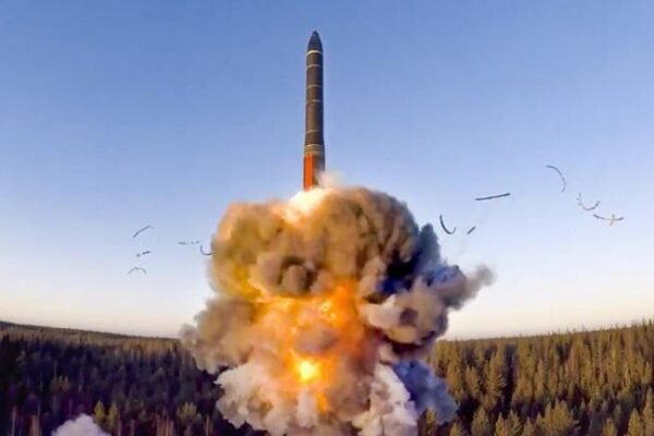 Iran Bantah Dukung Houthi Meski Ancam Pangkalan AS