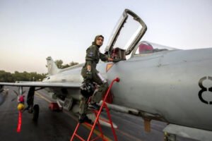 Ayesha Farooq Pilot Jet Tempur Perempuan Pertama Pakistan