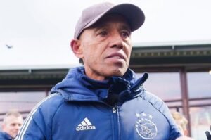 PSSI Tanggapi Isu Simon Tahamata Gabung Timnas
