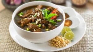 Mengungkap Kelezatan Rawon: Sup Hitam Khas Jawa Timur yang Mendunia