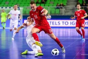 Futsal: Lebih dari Sekadar Sepak Bola di Ruangan, Sebuah Ledakan Semangat dan Strategi