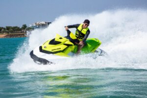 Jetski: Sensasi Kebebasan di Atas Air, Teknologi, Sejarah, dan Tips Memilih yang Tepat