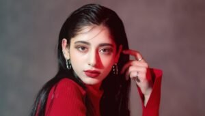 [Judul yang Menarik Perhatian] "[Judul Album]": Sebuah Evolusi Artistik dari [Nama Idol/Grup] yang Memukau