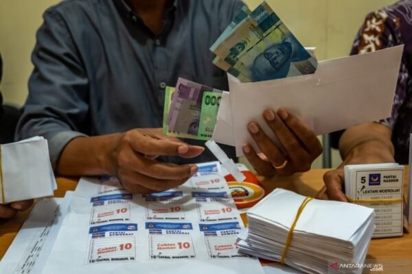 Politik Uang: Menggerogoti Demokrasi dan Keadilan Pemilu