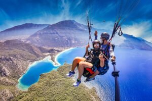 Terbang Bebas di Angkasa: Menjelajahi Sensasi Paragliding yang Memacu Adrenalin
